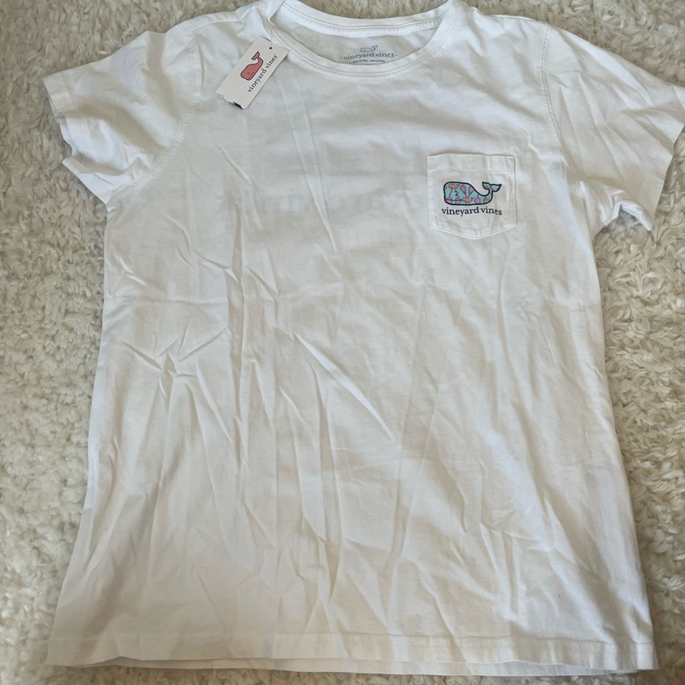 Vineyard Vines women’s t-shirt size Medium.